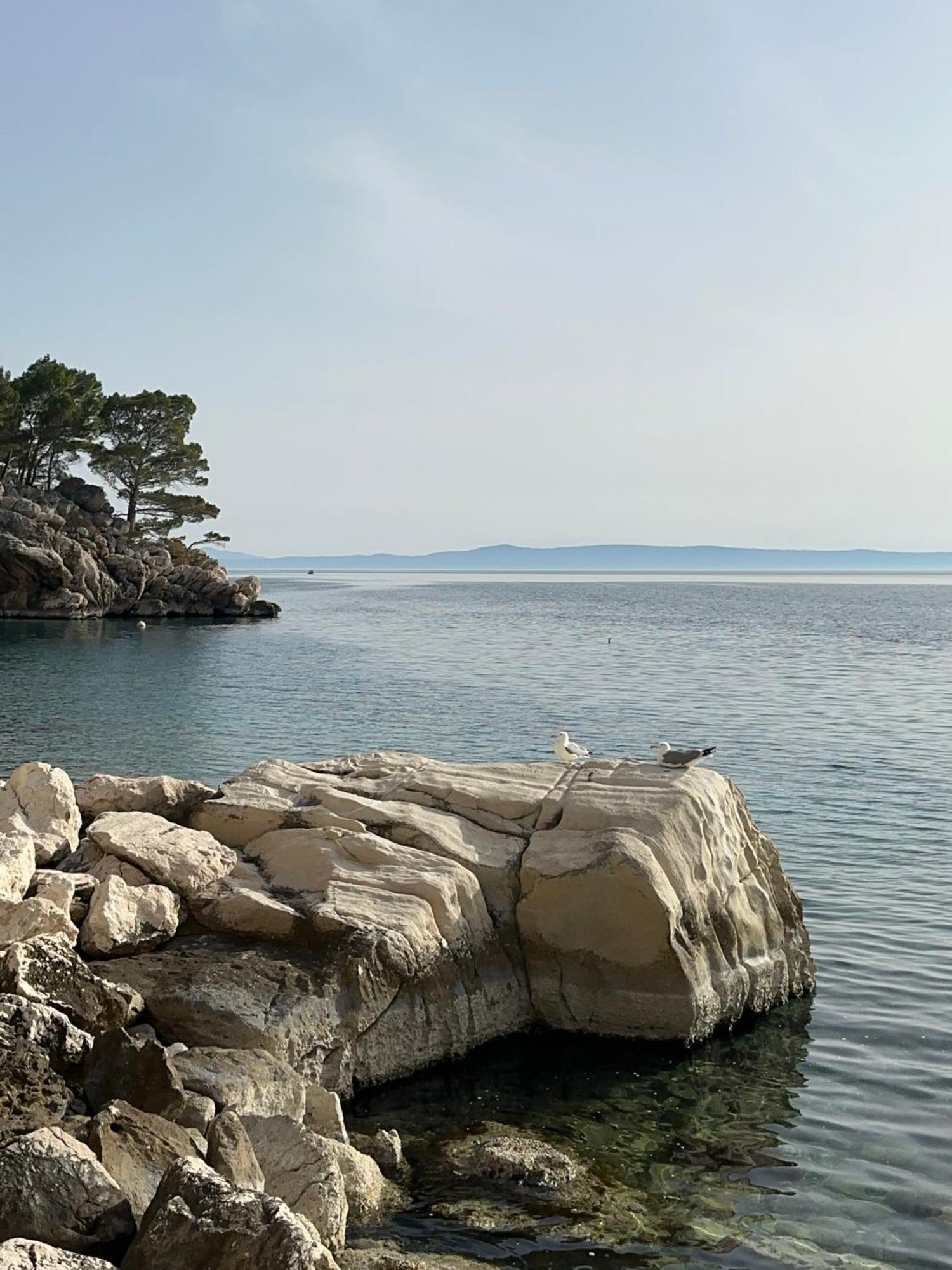 Tri Sunca * Baska Voda