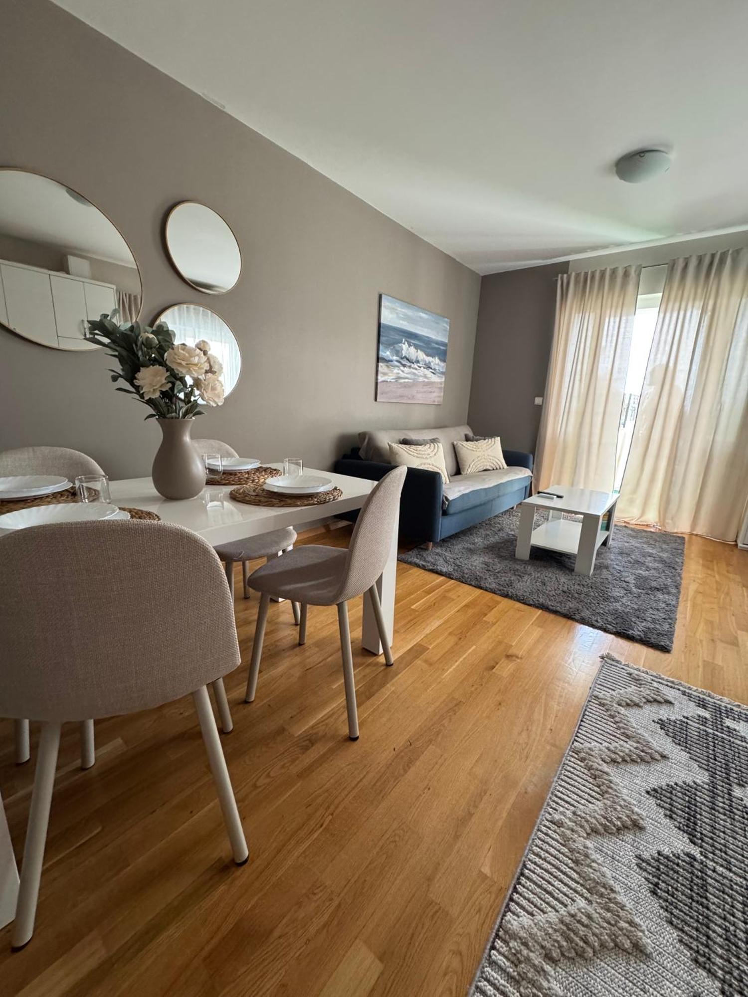 Tri Sunca Apartment
